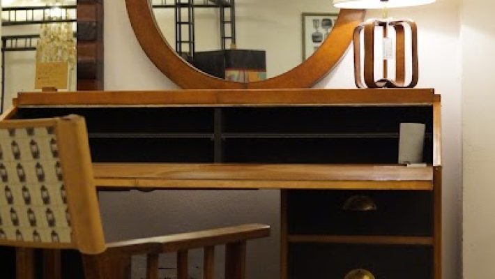 chair, dressing table